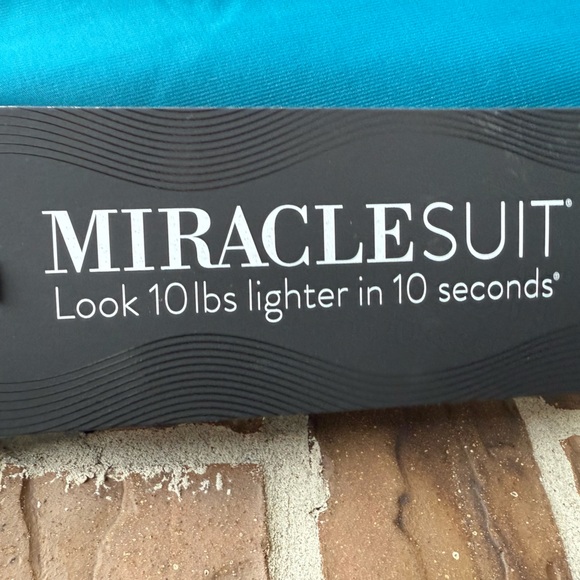 Miraclesuit Women's Rock Solid Avra‎ Underwire One-Piece Swimsuit 16 - Picture 5 of 9